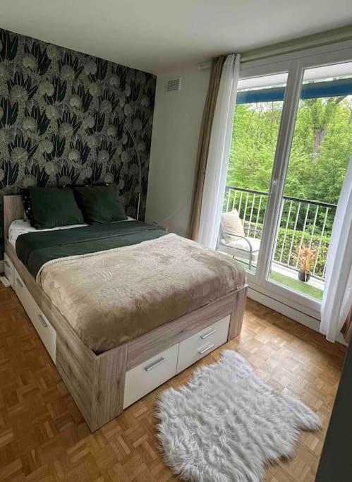 Proche Chateau De Versailles Avec Balcon Vu Sur Une Foret Et Parking Gratuit Pour 5 Personnes Maximum 외부 사진