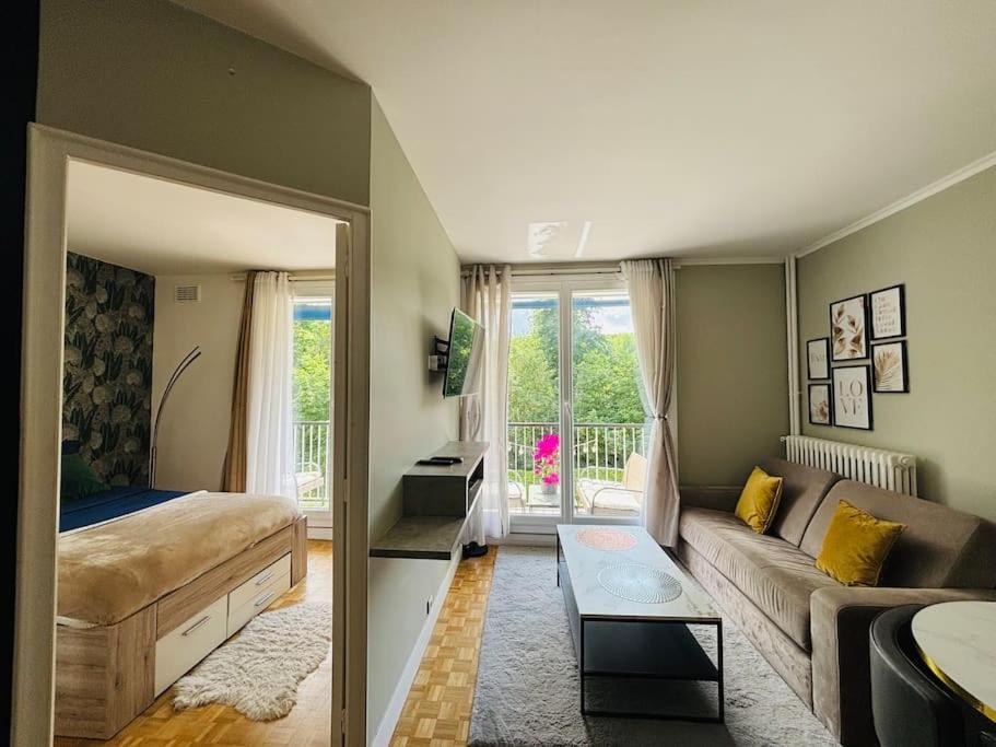 Proche Chateau De Versailles Avec Balcon Vu Sur Une Foret Et Parking Gratuit Pour 5 Personnes Maximum 외부 사진